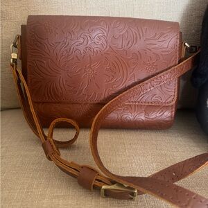 Portland Leather Good Metro Crossbody in Meadow (Large)